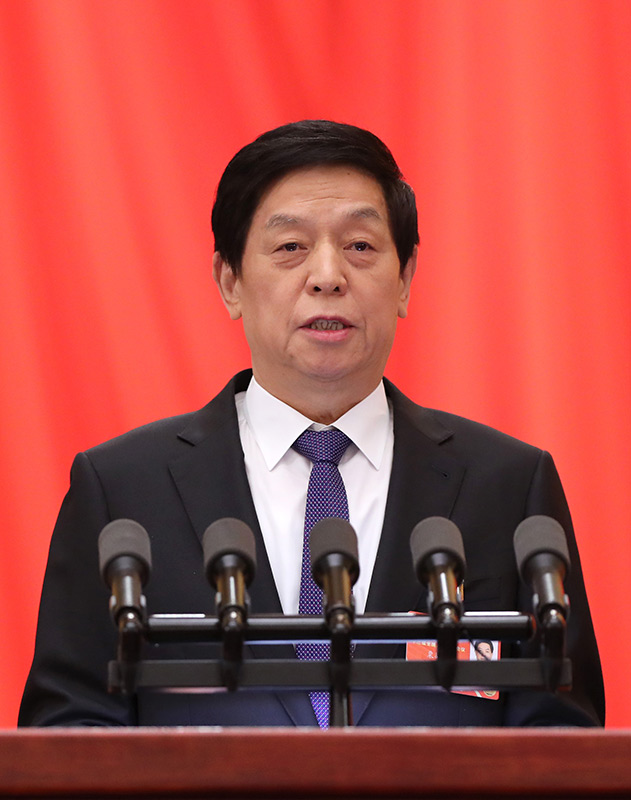 3月8日，十三届全国人大五次会议在北京人民大会堂举行第二次全体会议。受全国人大常委会委托，栗战书委员长向大会报告全国人大常委会工作。新华社记者 刘卫兵 摄